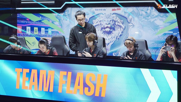 Team Flash tiếp tục rơi vào khủng hoảng, thêm một mùa giải top 4 xa dần? - Ảnh 1.