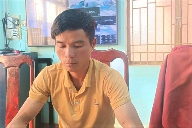 Cô gái 17 tuổi tố bị cha dượng hiếp dâm - Ảnh 1.