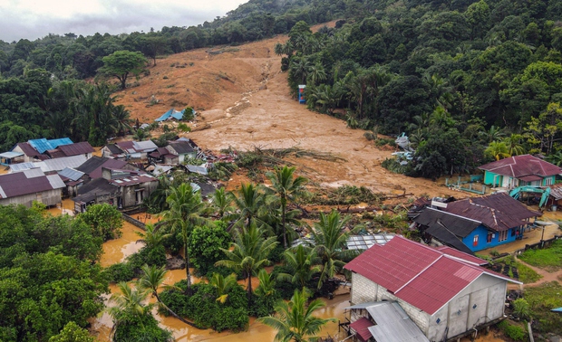 Số người thiệt mạng do lở đất ở Indonesia tăng lên 46 người - Ảnh 1.