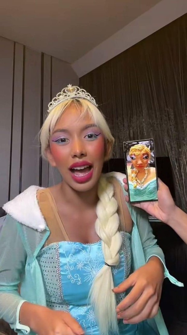 Dàn Hoa hậu Hòa bình Thái Lan làm đủ trò lố để livestream bán hàng - Ảnh 1.
