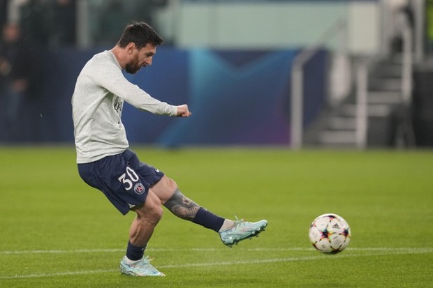 Nghỉ buổi tập của PSG, Messi bất ngờ bay sang Qatar? - Ảnh 2.