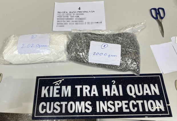 Tiếp viên mang vali chứa ma túy được Cục Hải quan TP.HCM phát hiện như thế nào? - Ảnh 4. Tiếp viên mang vali chứa ma túy được Cục Hải quan TP.HCM phát hiện như thế nào? - Ảnh 4.