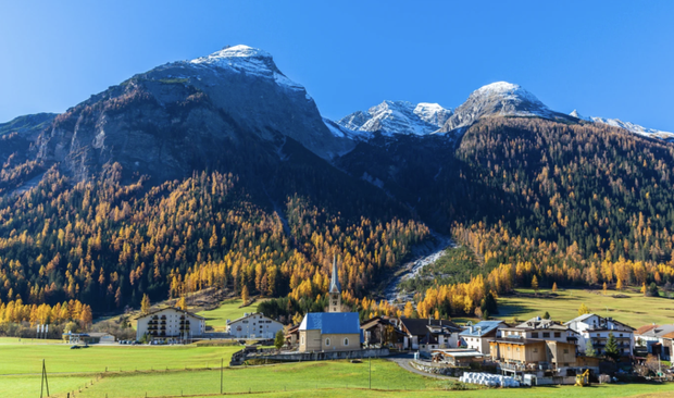 Một ngôi làng ở Thụy Sĩ cấm du khách chụp ảnh vì quá đẹp - Ảnh 3.