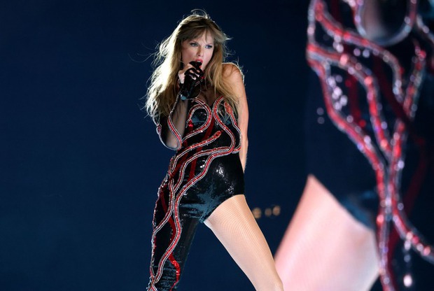 Taylor Swift opened The Eras Tour so spectacularly: American media simultaneously gave a perfect score, always being the Queen of Pop!  - Photo 6.