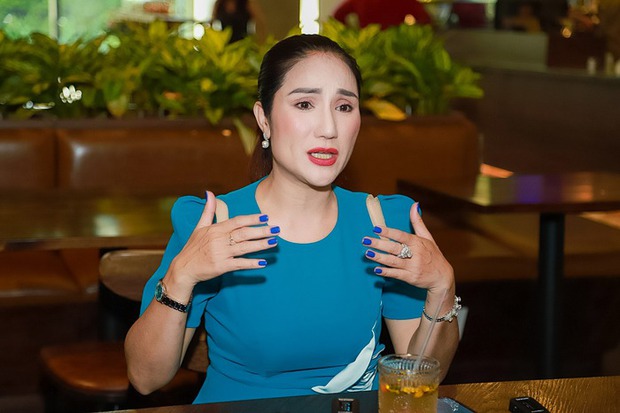 MC Cát Tường phản hồi trước thông tin bị đuổi khỏi chương trình Hẹn ăn trưa - Ảnh 2. MC Cát Tường phản hồi trước thông tin bị đuổi khỏi chương trình Hẹn ăn trưa - Ảnh 2.