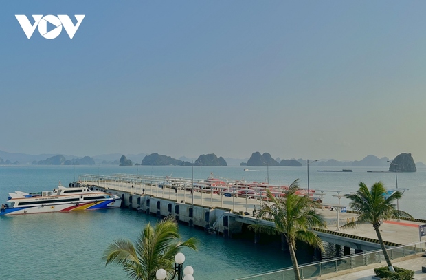 Quảng Ninh sẽ khai thác 2 tuyến du lịch mới trên vịnh Bái Tử Long - Ảnh 1.