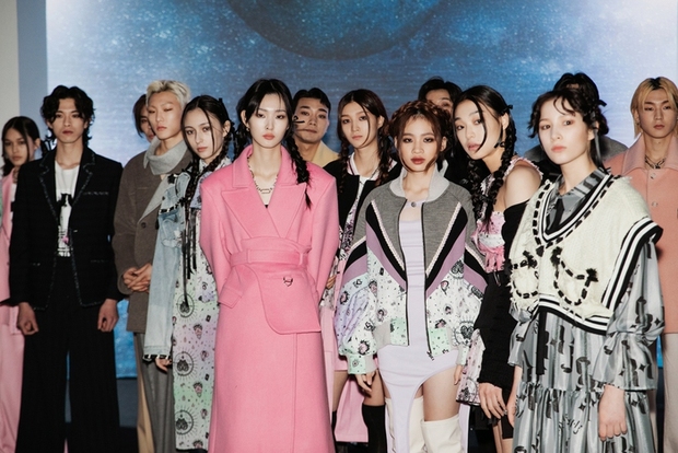 Mẫu nhí Việt nhỏ tuổi nhất được diễn tại Seoul Fashion Week - Ảnh 1.