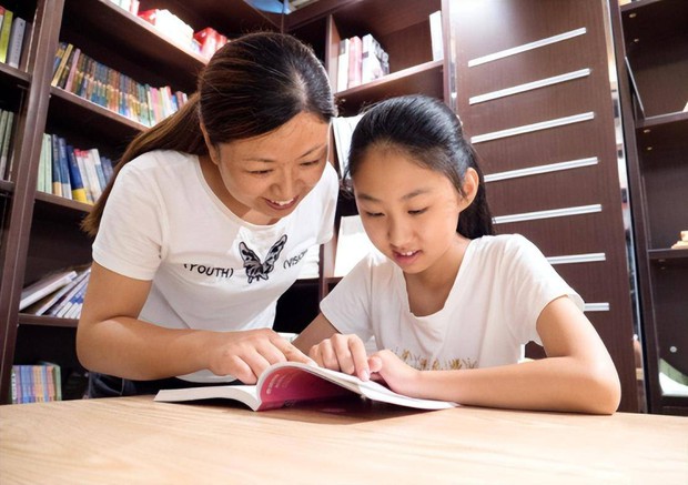 Vì sao đứa trẻ được nuôi dạy bởi người mẹ khéo ăn, khéo nói thường nhút nhát, lầm lì? - Đây là 2 lý do cực kỳ thuyết phục! - Ảnh 2.