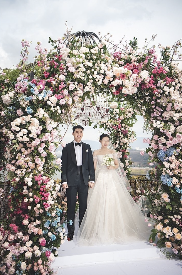 Loạt khoảnh khắc đắt giá trong hôn lễ của Hyun Bin - Son Ye Jin được đào mộ, netizen liền nói thế này sao mà ly hôn được - Ảnh 3.