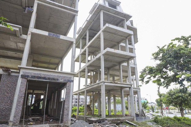 Ảnh: Hàng trăm căn biệt thự “triệu đô” bị bỏ hoang tại khu đô thị ở Hà Nội - Ảnh 12.