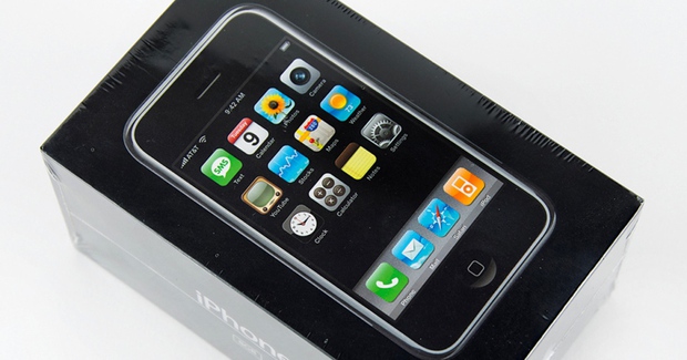 Không thể tin nổi: Chiếc iPhone 1 chưa “đập hộp” đầu tiên có giá hơn 1 tỷ đồng! - Ảnh 1.