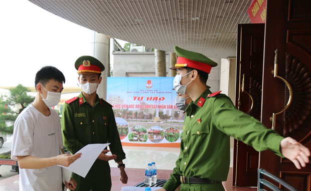 Xét tuyển ngành công an 2023: Hạ chuẩn chiều cao, siết điểm cộng ưu tiên - Ảnh 1.