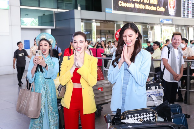 Chủ tịch Nawat và 8 mỹ nhân Miss Grand Thái chốt đơn đỉnh nhất đã đổ bộ Tân Sơn Nhất, diện áo dài để ghi điểm fan Việt - Ảnh 5.