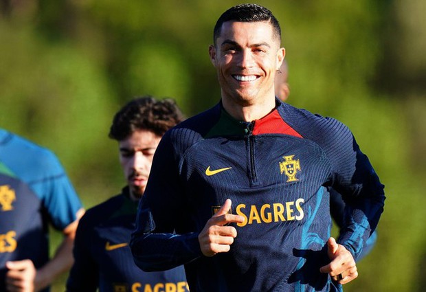 Ronaldo lại chê bai MU, tuyên bố sốc về Saudi League - Ảnh 1.