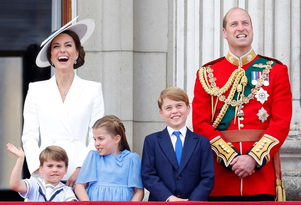 Vợ chồng William và Kate tranh cãi với cung điện về lễ đăng quang của Vua Charles - Ảnh 1.