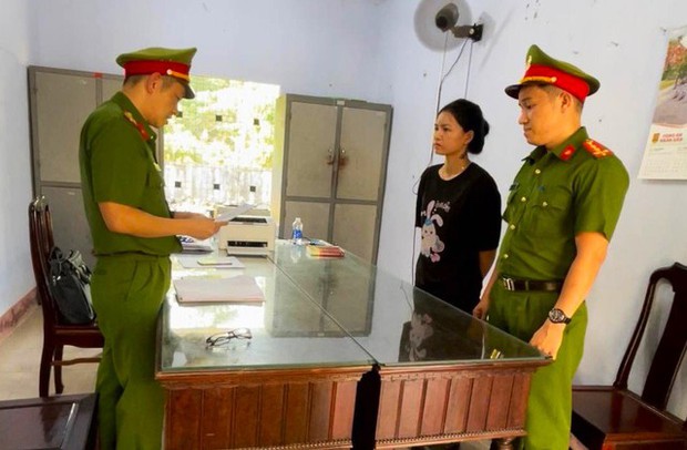 Khởi tố đôi vợ chồng chạy xe SH diễn xiếc trên đoạn đèo nguy hiểm nhất Đà Nẵng - Ảnh 3.