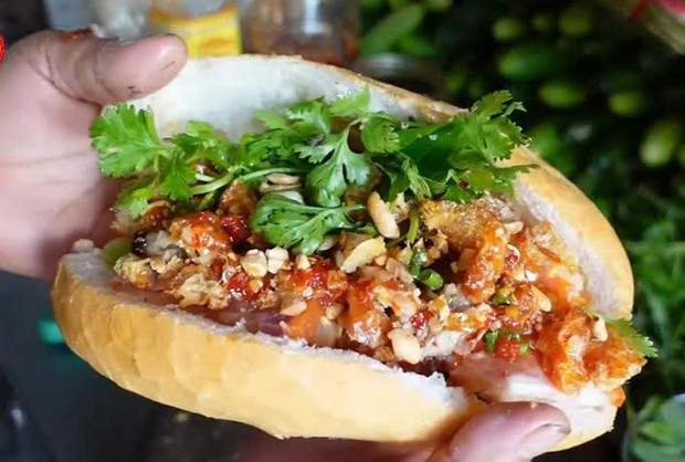 Lấy da heo quay nướng tảng nửa triệu/kg nhồi làm nhân, tiệm bánh mì bình dân khiến khách Tây kinh ngạc - Ảnh 7.