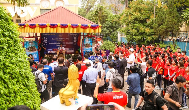 Rước đuốc SEA Games 32 tại Hà Nội, khởi đầu hành trình Đông Nam Á - Ảnh 1.