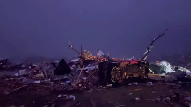 Lốc xoáy và giông bão “tấn công” bang Mississippi, 14 người thiệt mạng - Ảnh 1.