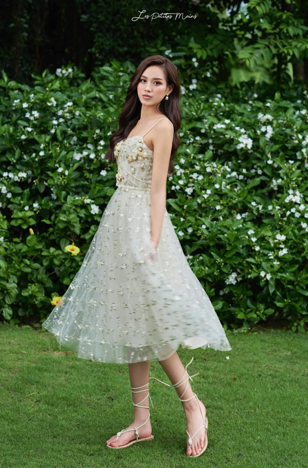Hoa hậu Đỗ Thị Hà ngọt ngào, quyến rũ với sắc trắng tinh khôi - Ảnh 4.