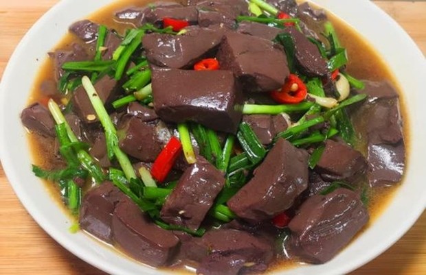 Lòng lợn - món nhiều người Việt nghiện mê mẩn sẽ trở thành thuốc độc nếu ăn theo cách này - Ảnh 2.