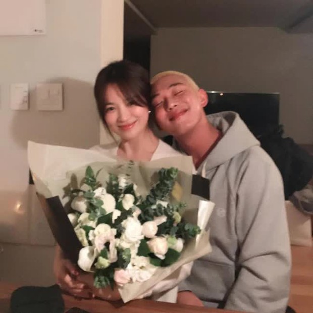 Mối quan hệ hiếm có trong showbiz: Yoo Ah In gặp nạn, Song Hye Kyo phải đi cầu cứu bác sĩ và xin tư vấn pháp lý - Ảnh 3.