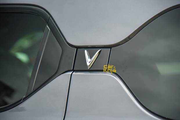 Ảnh thực tế lô VinFast VF 9 thương mại đầu tiên thế giới: Nhìn qua giống xe xuất Mỹ - Ảnh 10.