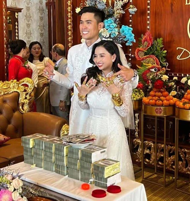Những đám cưới hoành tráng nhưng kiệm vàng của người giàu Việt: Liệu càng vương giả, họ càng ít phô trương? - Ảnh 13.
