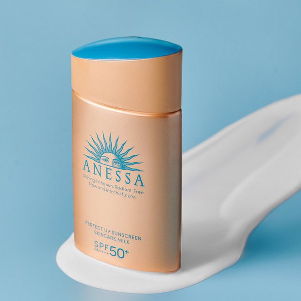 5 kem chống nắng dành cho da mụn: Mỏng nhẹ, lành tính, chỉ số SPF 50+ phù hợp dùng trong ngày hè - Ảnh 1.