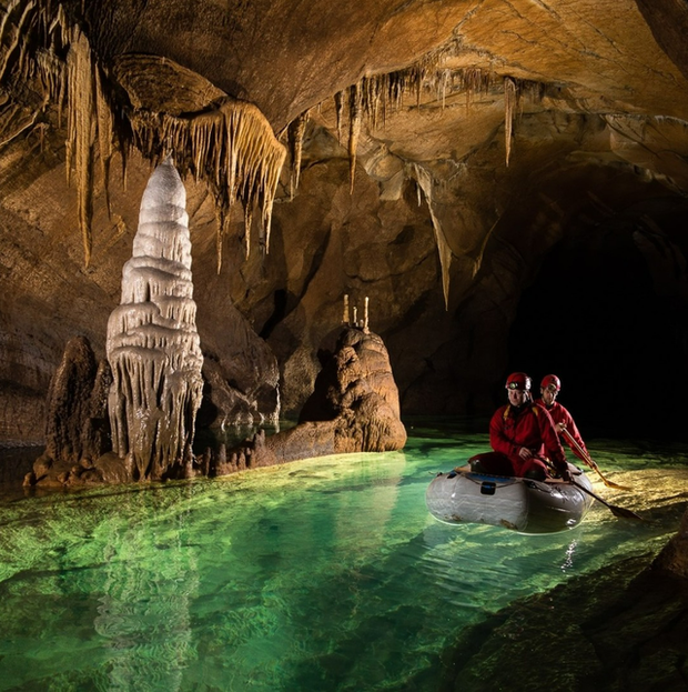 Hang Sơn Đoòng lọt top 10 hang ngầm đẹp nhất trên thế giới - Ảnh 3.
