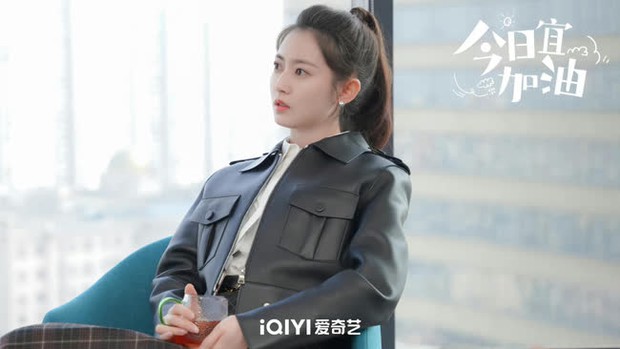 Dàn cast của phim công sở hot nhất CBiz: Nữ chính là gà cưng Đường Yên, nam chính vướng tin hẹn hò Ngu Thư Hân - Ảnh 4. Dàn cast của phim công sở hot nhất CBiz: Nữ chính là gà cưng Đường Yên, nam chính vướng tin hẹn hò Ngu Thư Hân - Ảnh 4.