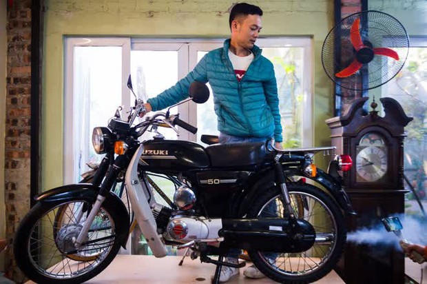 Chiêm ngưỡng bộ sưu tập xe cổ của chàng trai ở Hà Nội: Nhiều mẫu xe nổi tiếng, có chiếc niên đại đến cả thế kỉ - Ảnh 1.