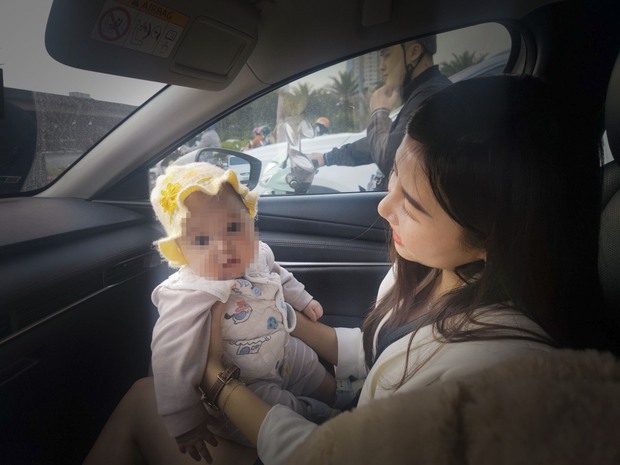 Phía sau các chuyến xe miễn cước của nữ tài xế ở Hà Nội: “Những mệt nhọc mình trải qua so với vất vả của bệnh nhân là quá nhỏ bé” - Ảnh 2.