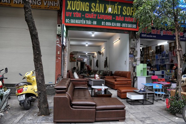 Thanh Xuân (Hà Nội): Lấn chiếm vỉa hè như chưa hề có chiến dịch - Ảnh 5. Thanh Xuân (Hà Nội): Lấn chiếm vỉa hè như chưa hề có chiến dịch - Ảnh 5.