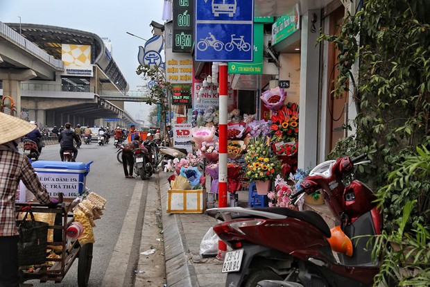 Thanh Xuân (Hà Nội): Lấn chiếm vỉa hè như chưa hề có chiến dịch - Ảnh 3. Thanh Xuân (Hà Nội): Lấn chiếm vỉa hè như chưa hề có chiến dịch - Ảnh 3.