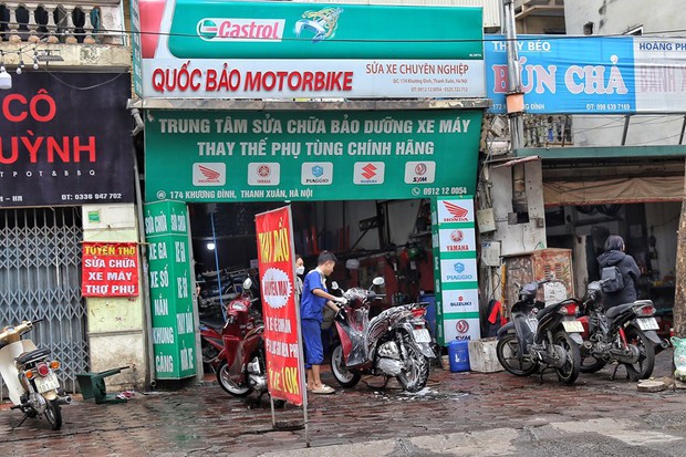 Thanh Xuân (Hà Nội): Lấn chiếm vỉa hè như chưa hề có chiến dịch - Ảnh 17. Thanh Xuân (Hà Nội): Lấn chiếm vỉa hè như chưa hề có chiến dịch - Ảnh 17.