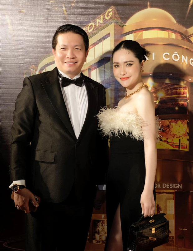 Những lần Đoàn Di Băng dạy con gây tranh cãi: Nuôi con hết 100 triệu/tháng nhưng để bé ngồi vé hạng thường vì muốn... giữ yên tĩnh cho khoang thương gia - Ảnh 1.