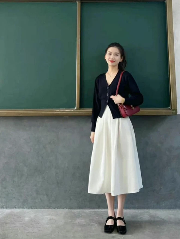 Cô giáo 9X gây sốt Weibo với style đi dạy: Cả tuần không trùng bộ nào, mặc đơn giản vẫn đẹp ngất ngây - Ảnh 17.