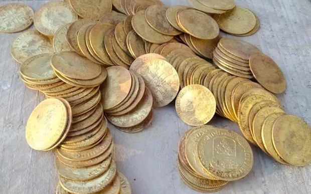 Dọn nhà… ra tiền: Người tìm thấy vali chứa cả tỷ đồng trong tầng hầm cũ, người tá hỏa vì thấy đống vàng trong bức tường - Ảnh 3.
