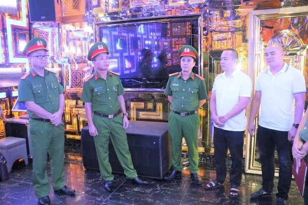 Tất cả cơ sở kinh doanh karaoke ở Nghệ An tạm dừng hoạt động - Ảnh 1.