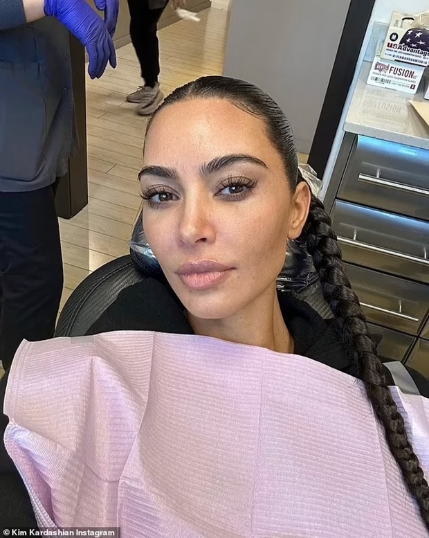 Kim Kardashian nhận cơn mưa lời khen khi chia sẻ ảnh mặt mộc - Ảnh 1.