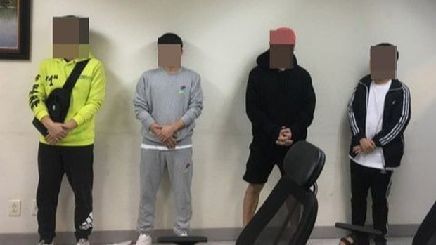Bắt 4 người Hàn Quốc bị truy nã quốc tế trốn ở TPHCM - Ảnh 1.