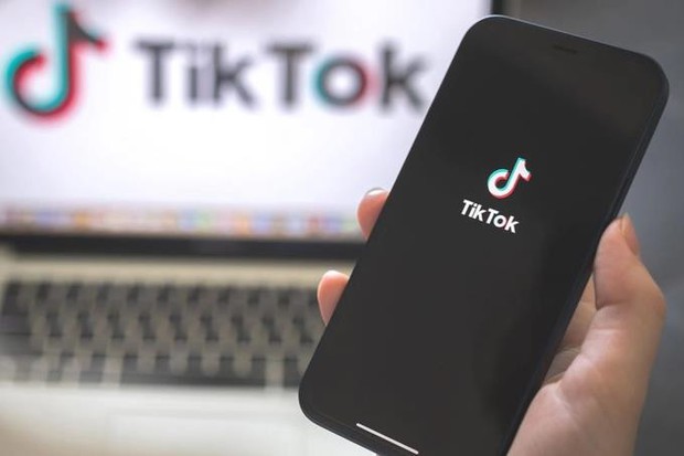 Cách TikTok Việt Nam kiểm duyệt nội dung: Hàng trăm kiểm duyệt viên làm việc 24/7, công nghệ tự động, thêm tính năng mới với tài khoản vị thành niên - Ảnh 1.