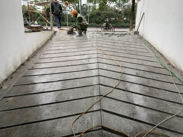 Dân mạng tranh cãi thiết kế nhà vệ sinh kỳ lạ: Người khen sáng tạo, kẻ chê bất hợp lý - Ảnh 2.