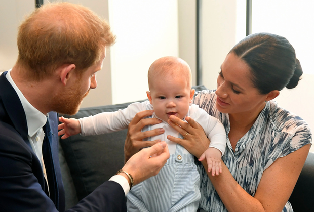 Con của Harry và Meghan không được mời đến lễ đăng quang của Vua Charles, còn cả hai vẫn chưa quyết định có tham dự buổi lễ hay không, lý do là gì? - Ảnh 1.