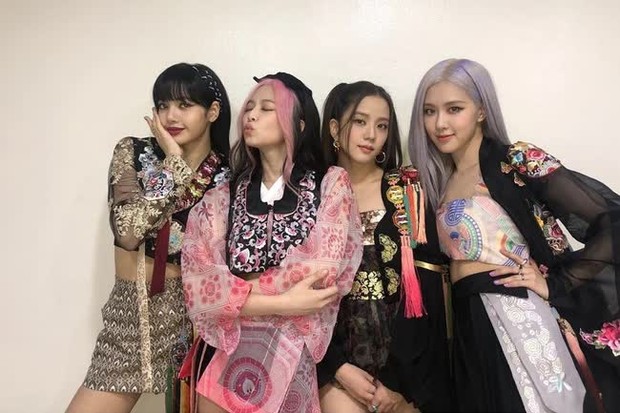 Hanbok cách tân của blackpink được cnn khen nức nở