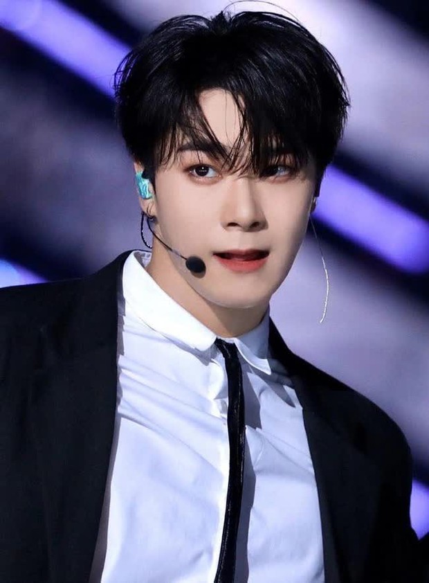 Moonbin (ASTRO) - phái nam idol vừa mới đây đời: Chung group với mỹ phái nam chuyện tranh Cha Eunwoo, từng được gọi là thánh cover group phái nữ - Hình ảnh 10.