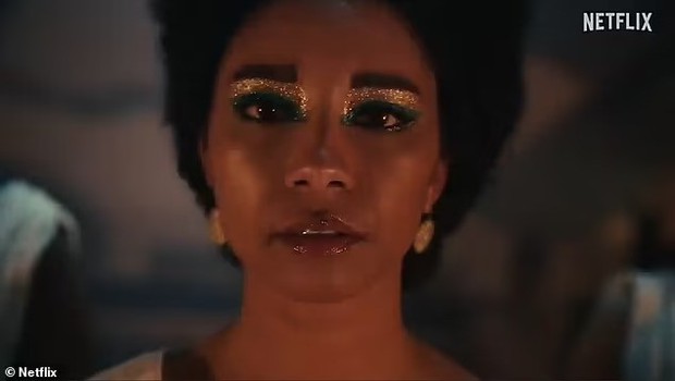 Người Ai Cập phẫn nộ vì để diễn viên da đen đóng Nữ hoàng Cleopatra - Ảnh 2. Người Ai Cập phẫn nộ vì để diễn viên da đen đóng Nữ hoàng Cleopatra - Ảnh 2.
