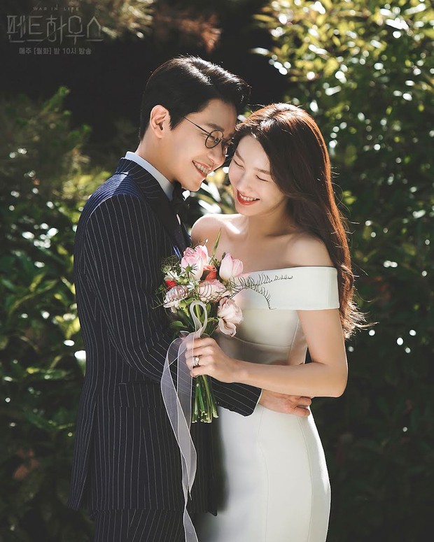Những bộ váy cưới đẹp nhất mọi thời đại trong phim Hàn Quốc - Ảnh 2.