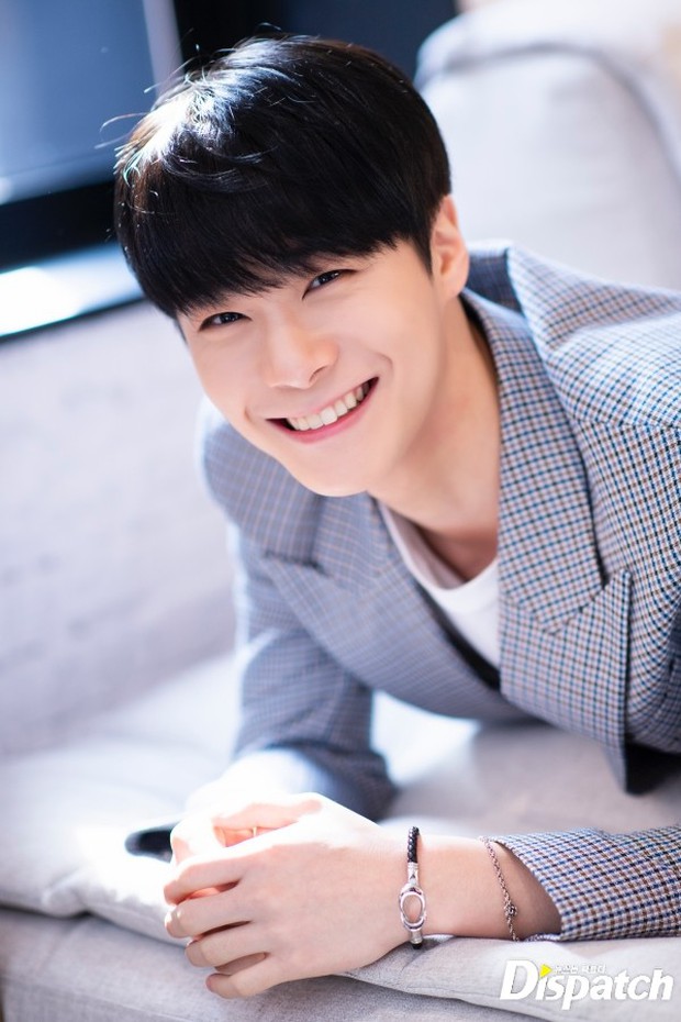 Dispatch công bố 30 bức ảnh đáng nhớ với nụ cười đã hoá vĩnh hằng của Moonbin (ASTRO) - Ảnh 24.